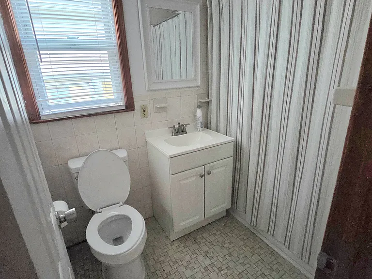 38 6th St #1 — Photo 4