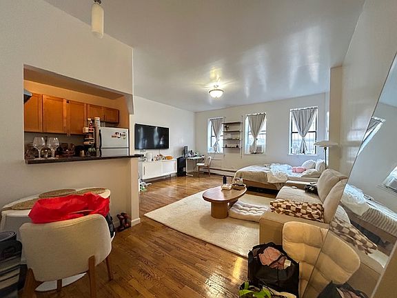 3rd image of 117 15th St APT 1C