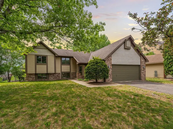 7150 Upper 157th St W, Apple Valley, MN 55124