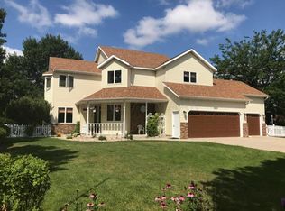 1927 Rose Creek Dr S, Fargo, ND 58104