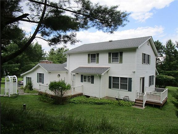 2nd image of 2810 Hillcrest Dr
