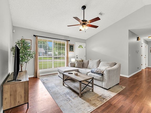 3rd image of 227 N Samuel Pl
