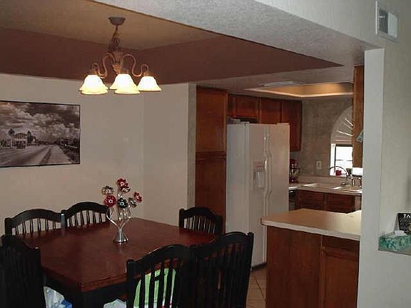 5th image of 1905 E UNIVERSITY Drive #203