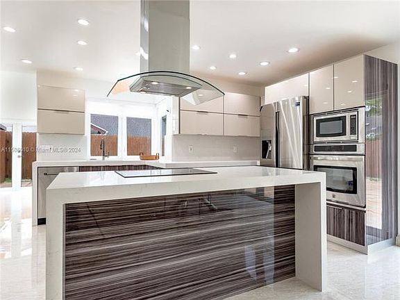 3rd image of 20431 NE 7th Ct Unit 20431