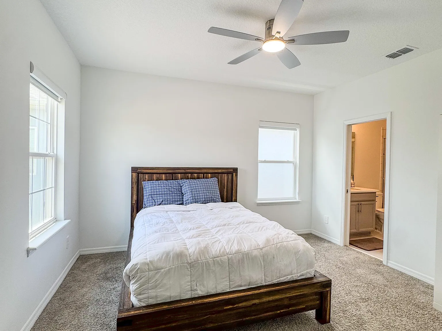 1 bed, 168 sqft, $975 — Photo 3