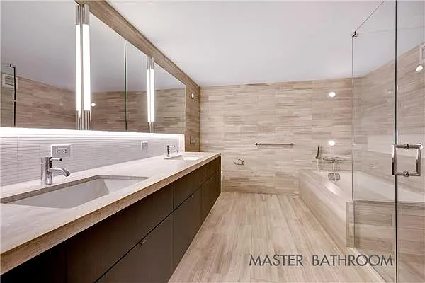 Rented by R New York | media 21