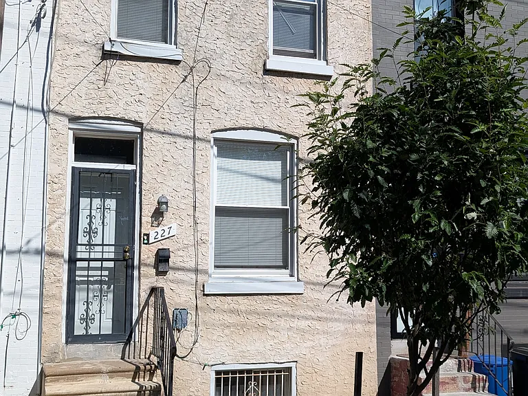 227 E Shedaker St — Photo 1