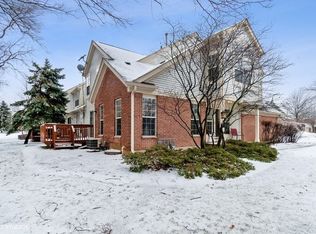 9 Ione Dr UNIT A, South Elgin, IL 60177