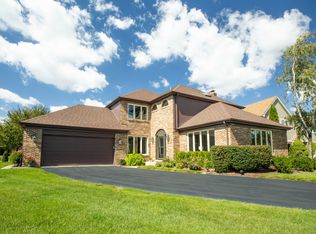 2409 E Greshan Ct, Arlington Heights, IL 60004