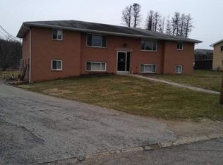 234 Roth St APT 4, Houston, PA 15342