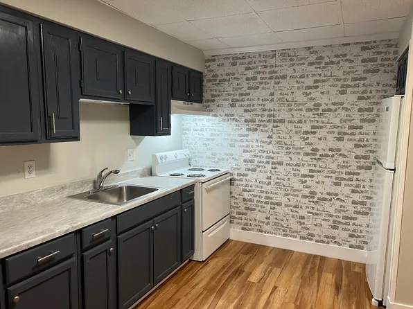 12 Zeller St APT 1, Greensburg, PA 15601