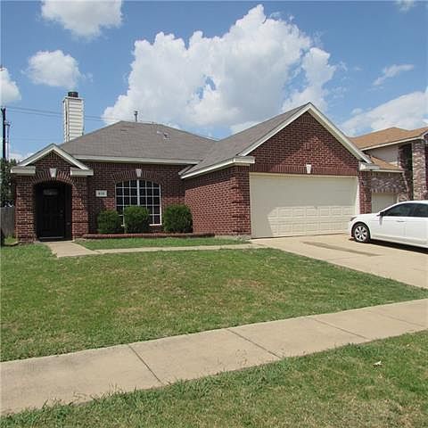 1st image of 815 Pryor Dr