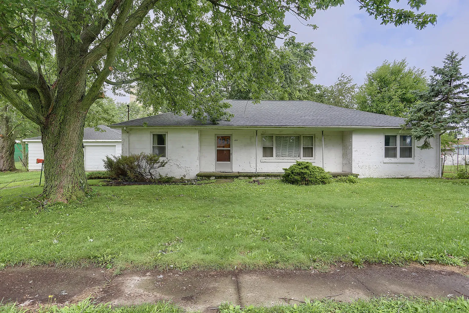 221 N Locust St photo 1