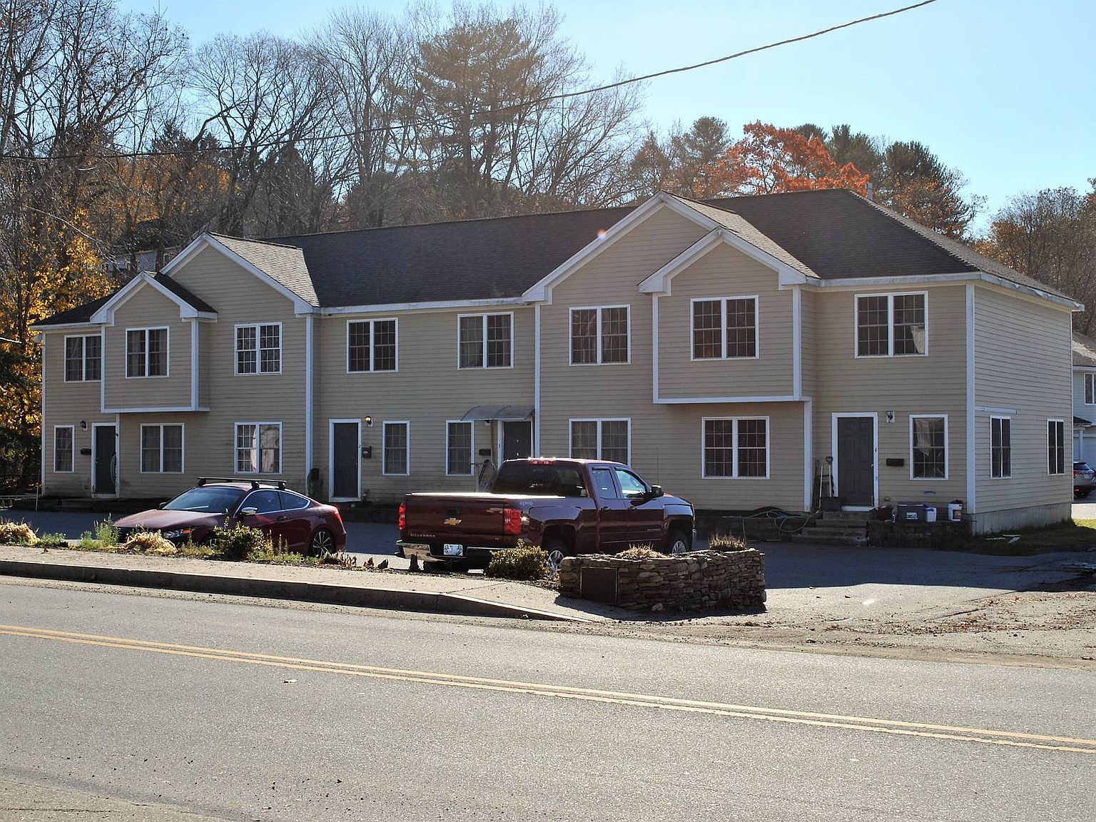 525 Water St, Clinton, MA 01510 Zillow