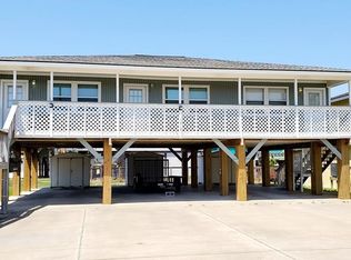 1315 S Magnolia St, Rockport, TX 78382