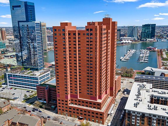 5th image of 10 E Lee St Unit 1402
