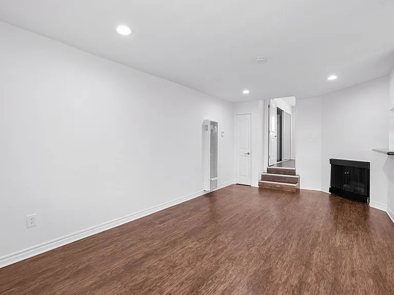 Brighton Place — Photo 15
