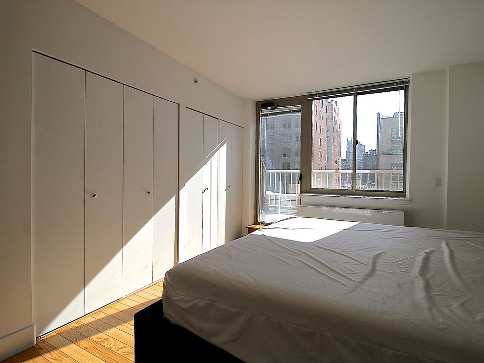 1st image of 200 W 26th St #1003