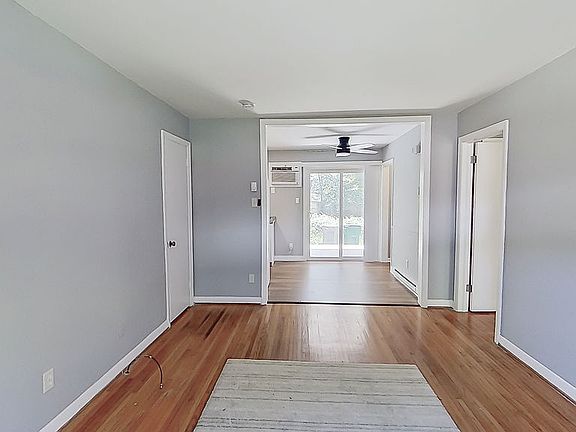 5th image of 3402 Craig Ave #3416