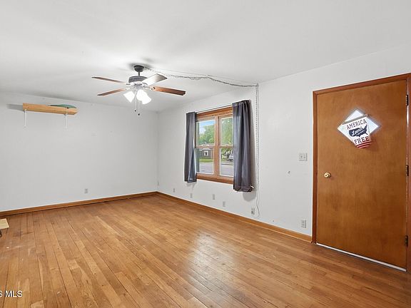 5th image of 1231 S Blanchard St