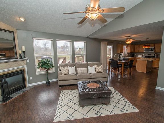 5th image of 462 Windham Ct