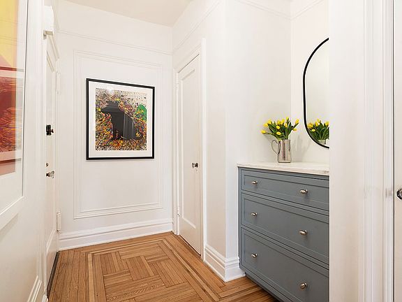4th image of 20 W 77th St #11-B