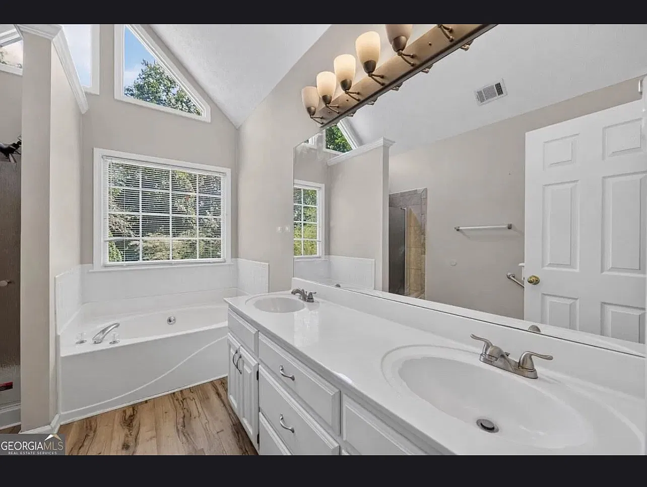 40 Jessamine Trl — Photo 1