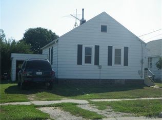 510 5th St, Grundy Center, IA 50638