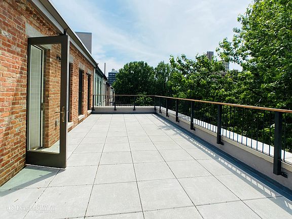 5th image of 394 Vanderbilt Ave
