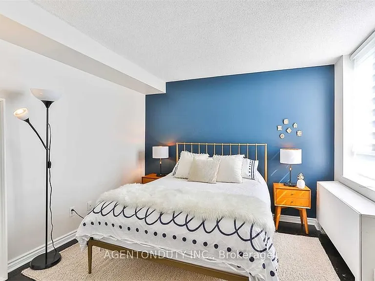 250 Queens Quay W #206 — Photo 15