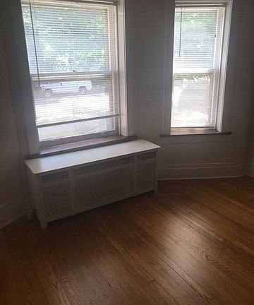 4th image of 221 S Oak Park Ave
