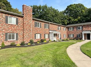 8 Lost Mountain Trl, Rochester, NY 14625