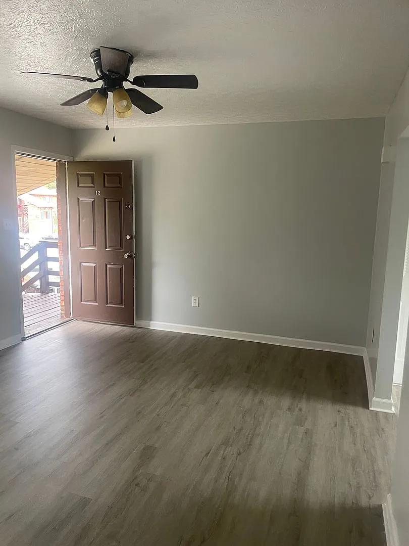 275 Shelby Ave — Photo 4