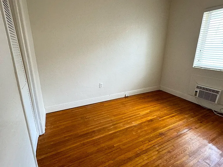 325 Majorca Ave — Photo 7