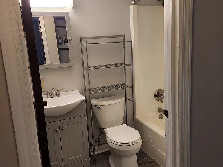 82 S Harrison St #B — Photo 8