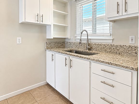 5th image of 2904 Pearl St APT C