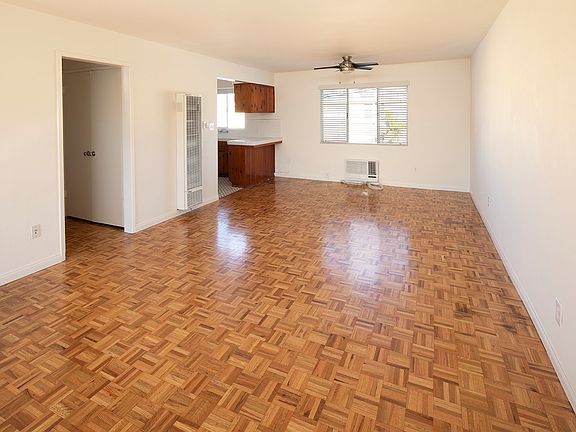 4th image of 4192 1/2 Mississippi St #0