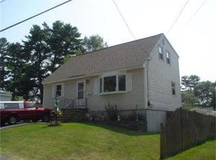 31 Ridgeway Ave, Billerica, MA 01821