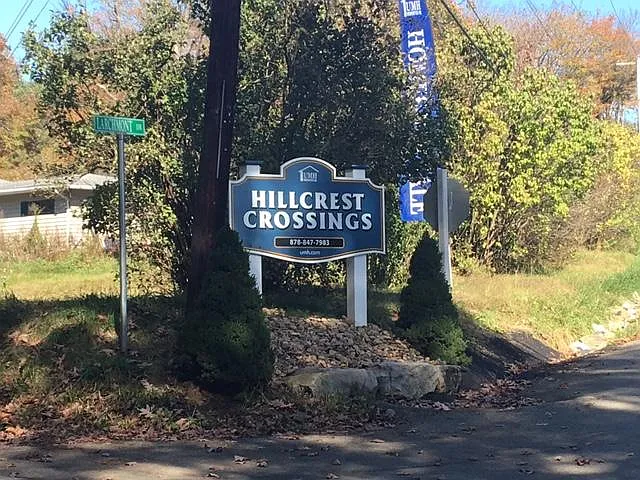 Hillcrest Crossing — Photo 48