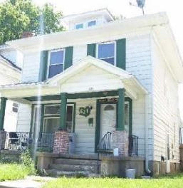 1st image of 621 Wellmeier Ave