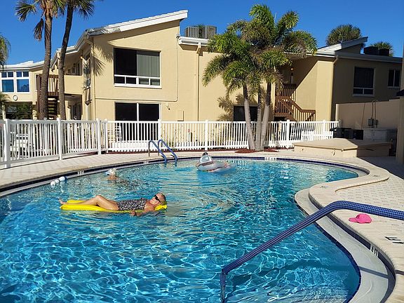 4th image of 1255 Tarpon Center Dr APT 610