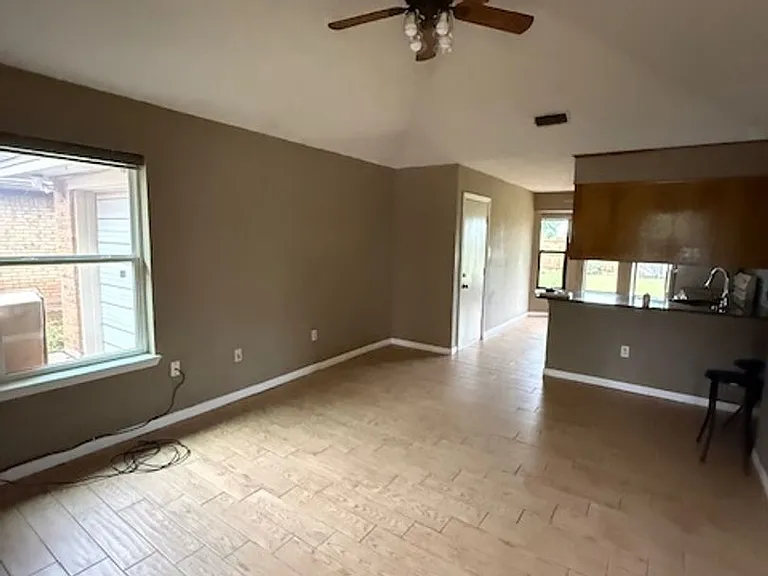 3925 Craig Dr — Photo 3