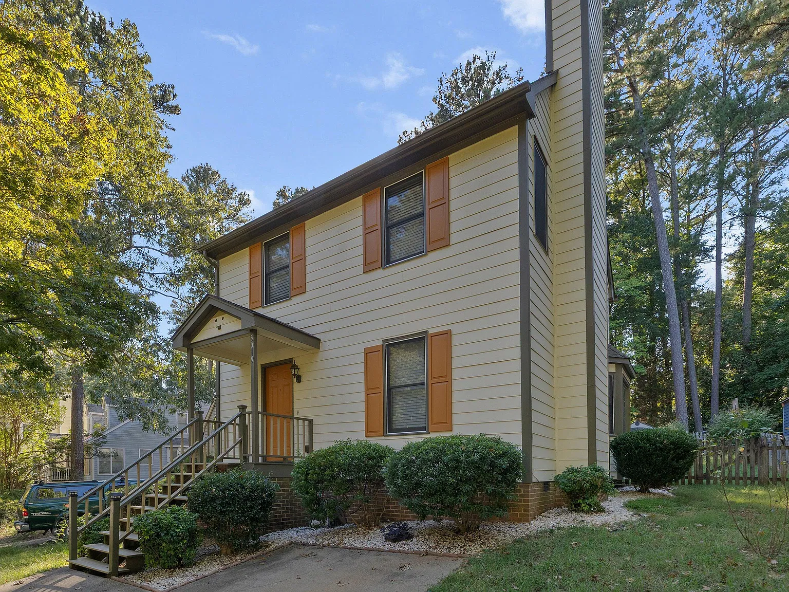 3 bed, 2.5 bath, 1309 sqft, $2,000 — Photo 1