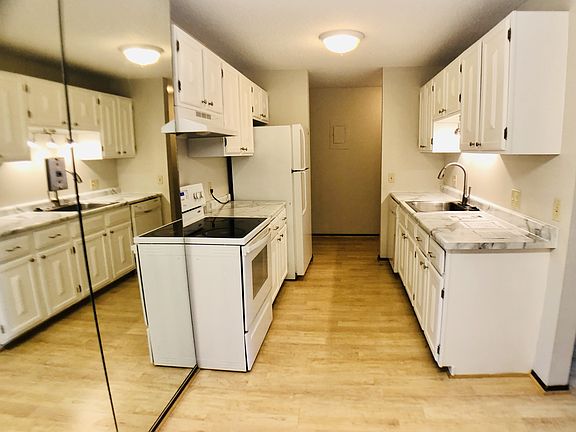 5th image of 4001 Heritage Dr Unit 208