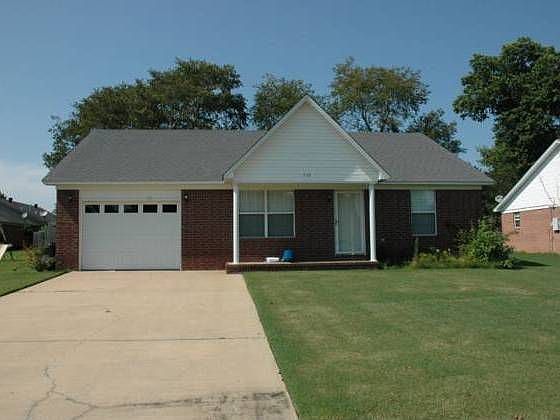 1st image of 110 Louis Dr