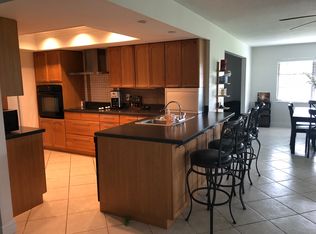 635 Leger Dr, Nokomis, FL 34275