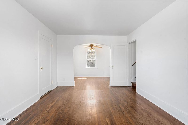 5th image of 14 Maplewood Avenue