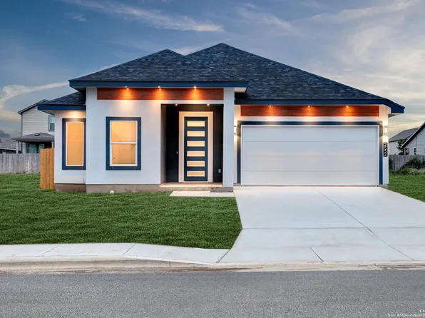 2552 Ayers Dr, Seguin, TX 78155