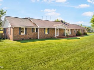 771 Roan Creek Rd, Mountain City, TN 37683