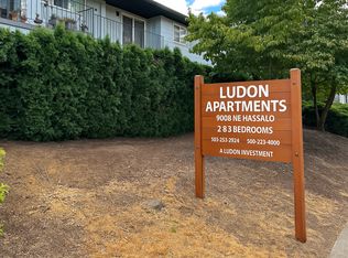 Live NE Portland! Spacious 2BR on Hassalo Street Immediate Move-In, Portland, OR 97220